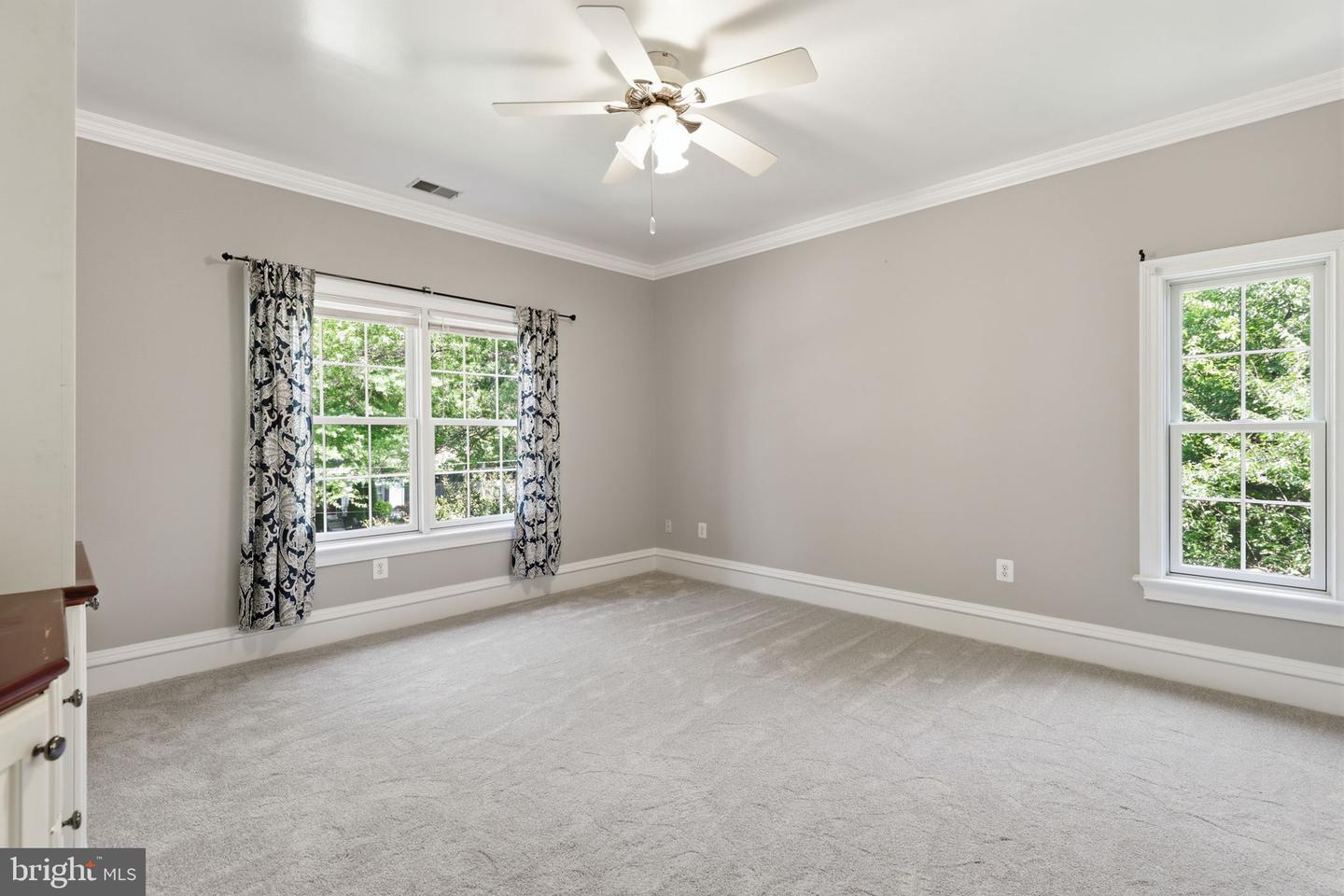 8813 Oak Leaf Dr Property Photo 20