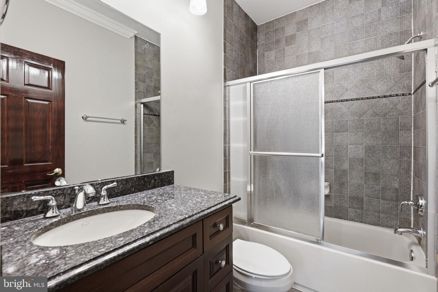 8813 Oak Leaf Dr Property Photo 22