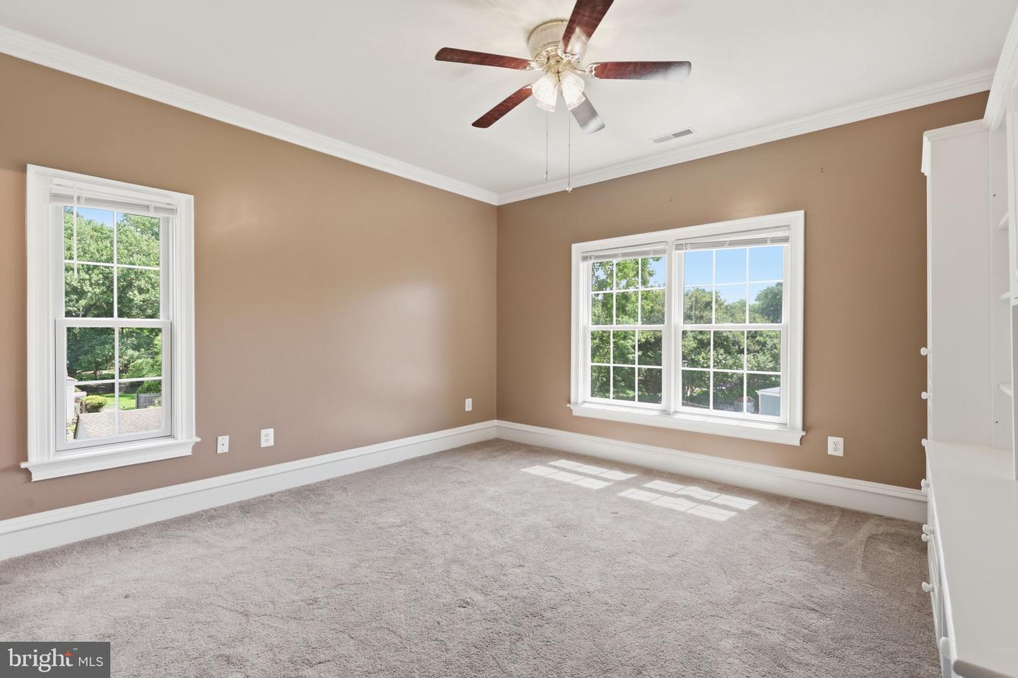 8813 Oak Leaf Dr Property Photo 24