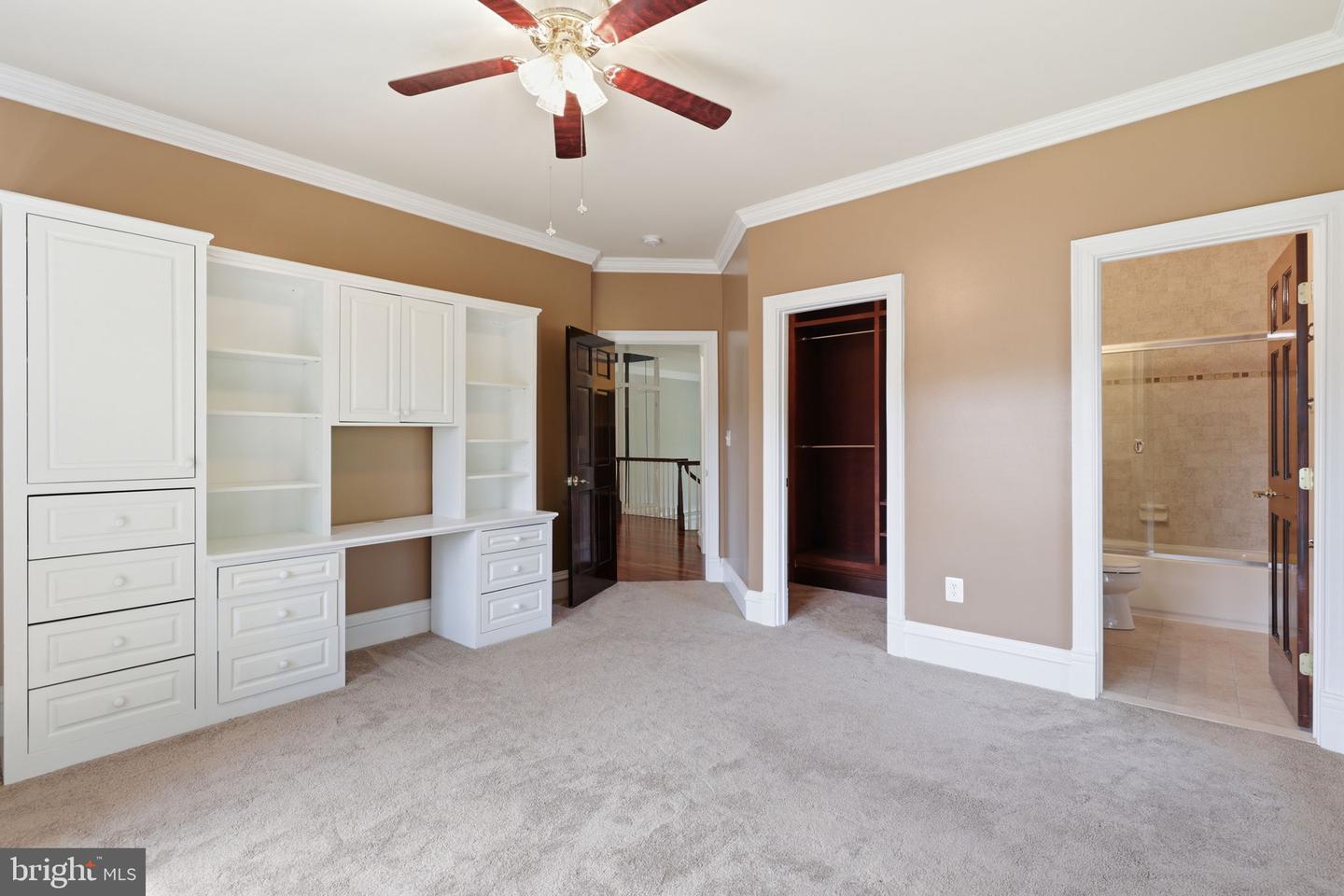 8813 Oak Leaf Dr Property Photo 25