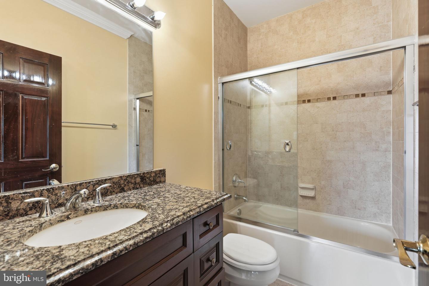 8813 Oak Leaf Dr Property Photo 26