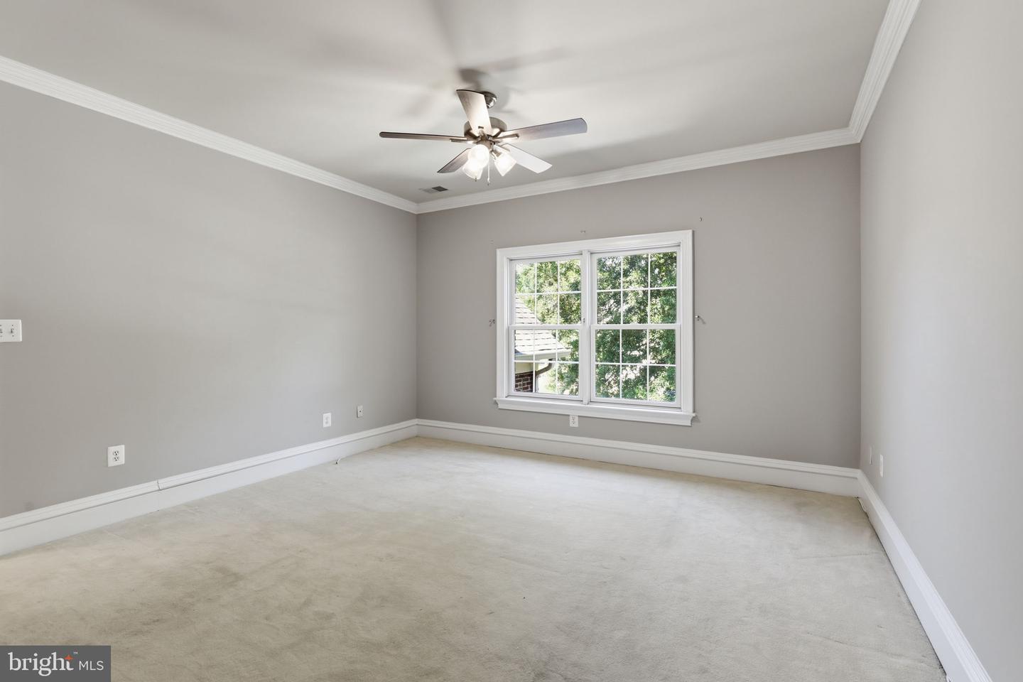 8813 Oak Leaf Dr Property Photo 28