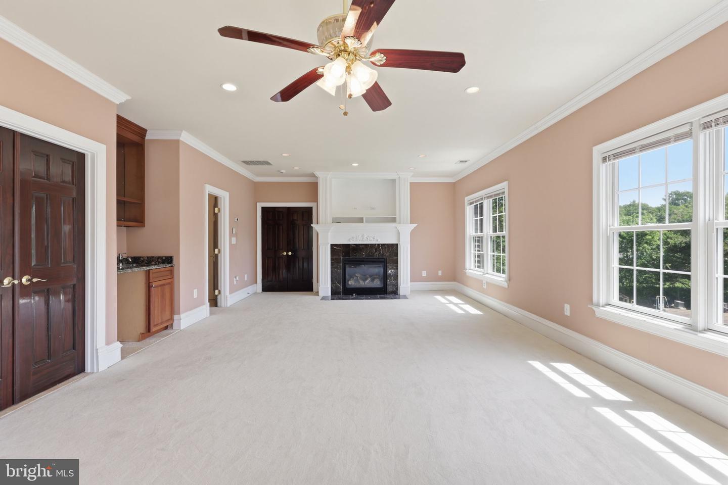 8813 Oak Leaf Dr Property Photo 31