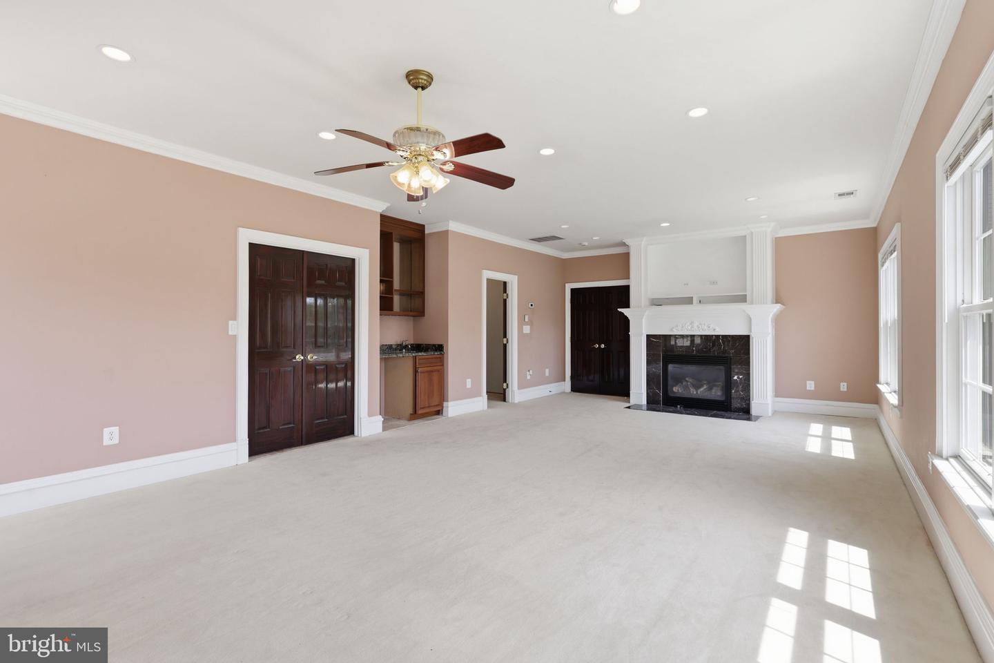 8813 Oak Leaf Dr Property Photo 32