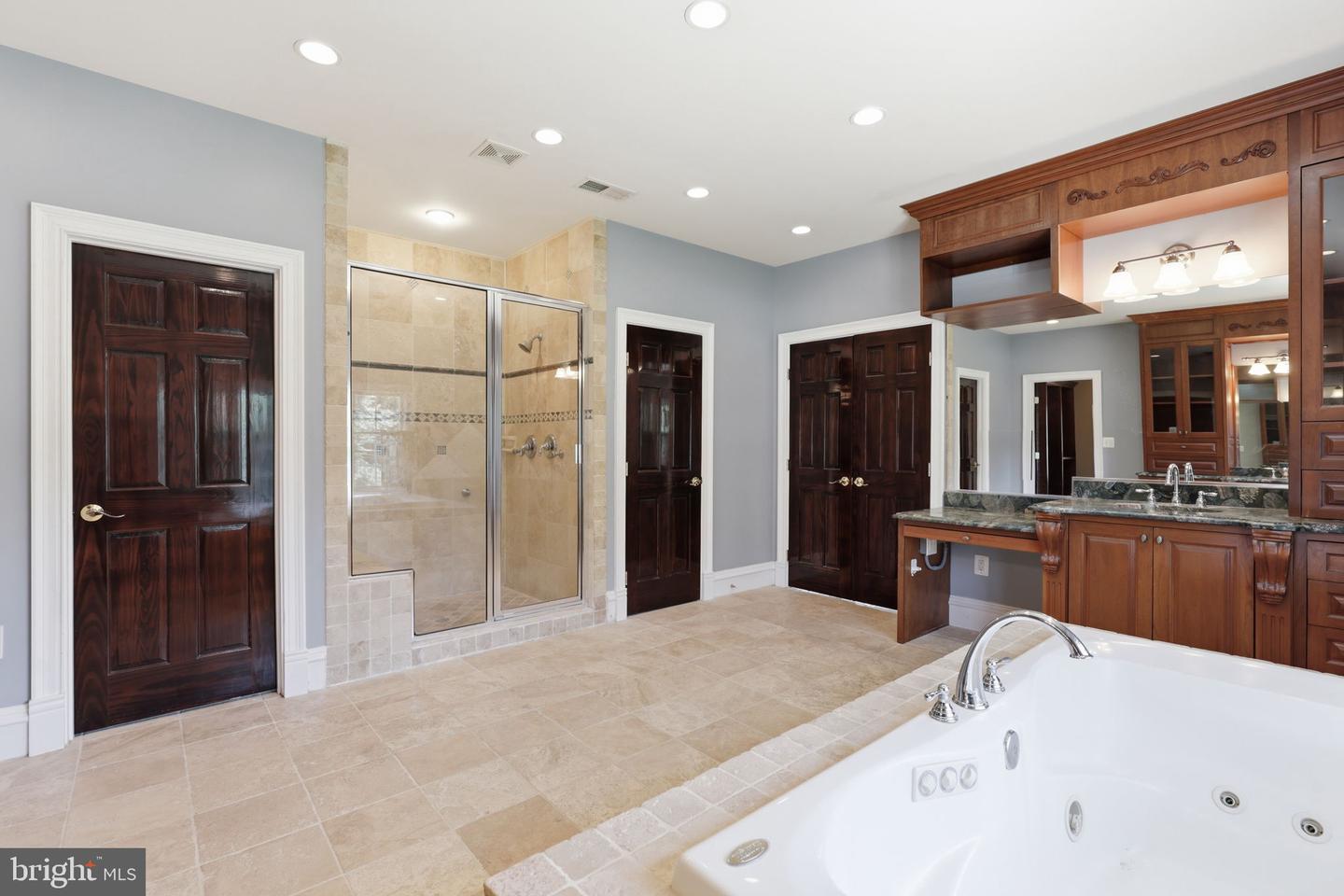 8813 Oak Leaf Dr Property Photo 35