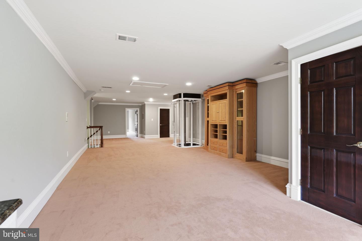 8813 Oak Leaf Dr Property Photo 38
