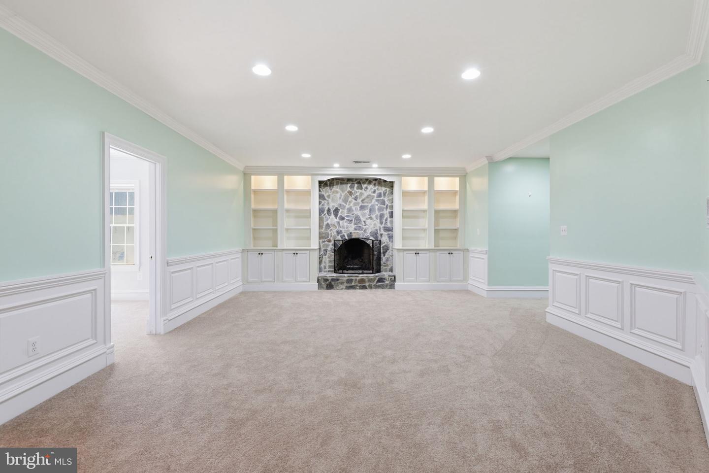 8813 Oak Leaf Dr Property Photo 42