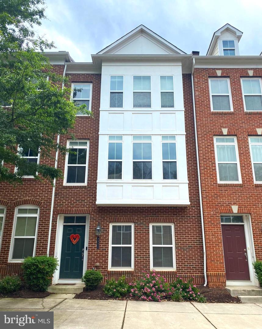 9532 Canonbury Sq Property Photo 1