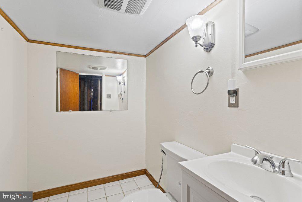 7600 Hamlet St Property Photo 23