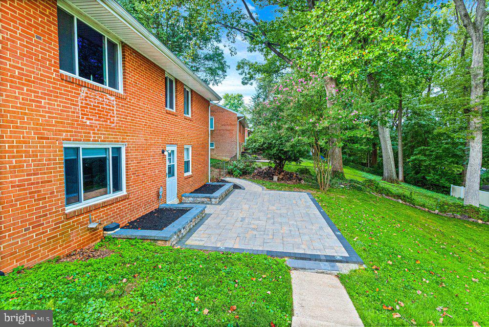 7600 Hamlet St Property Photo 27