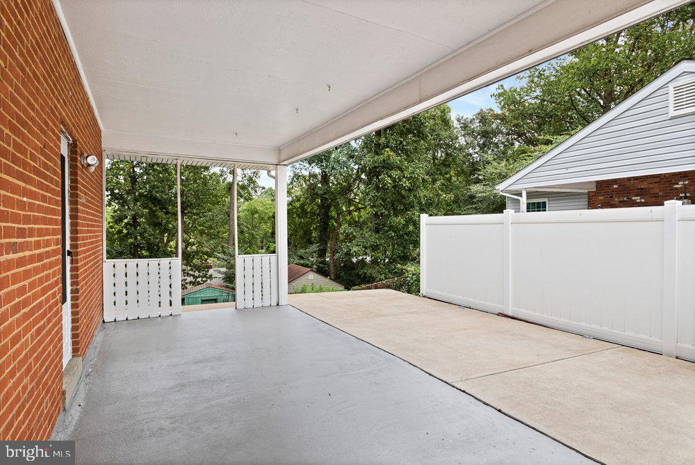 7600 Hamlet St Property Photo 29