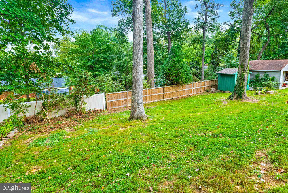 7600 Hamlet St Property Photo 33