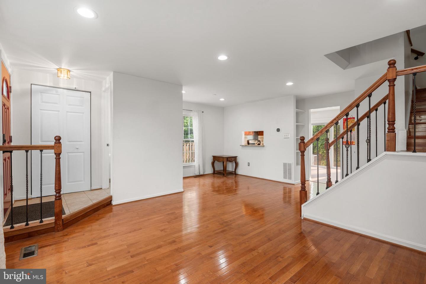 8063 Dulciana Ct Property Photo 4