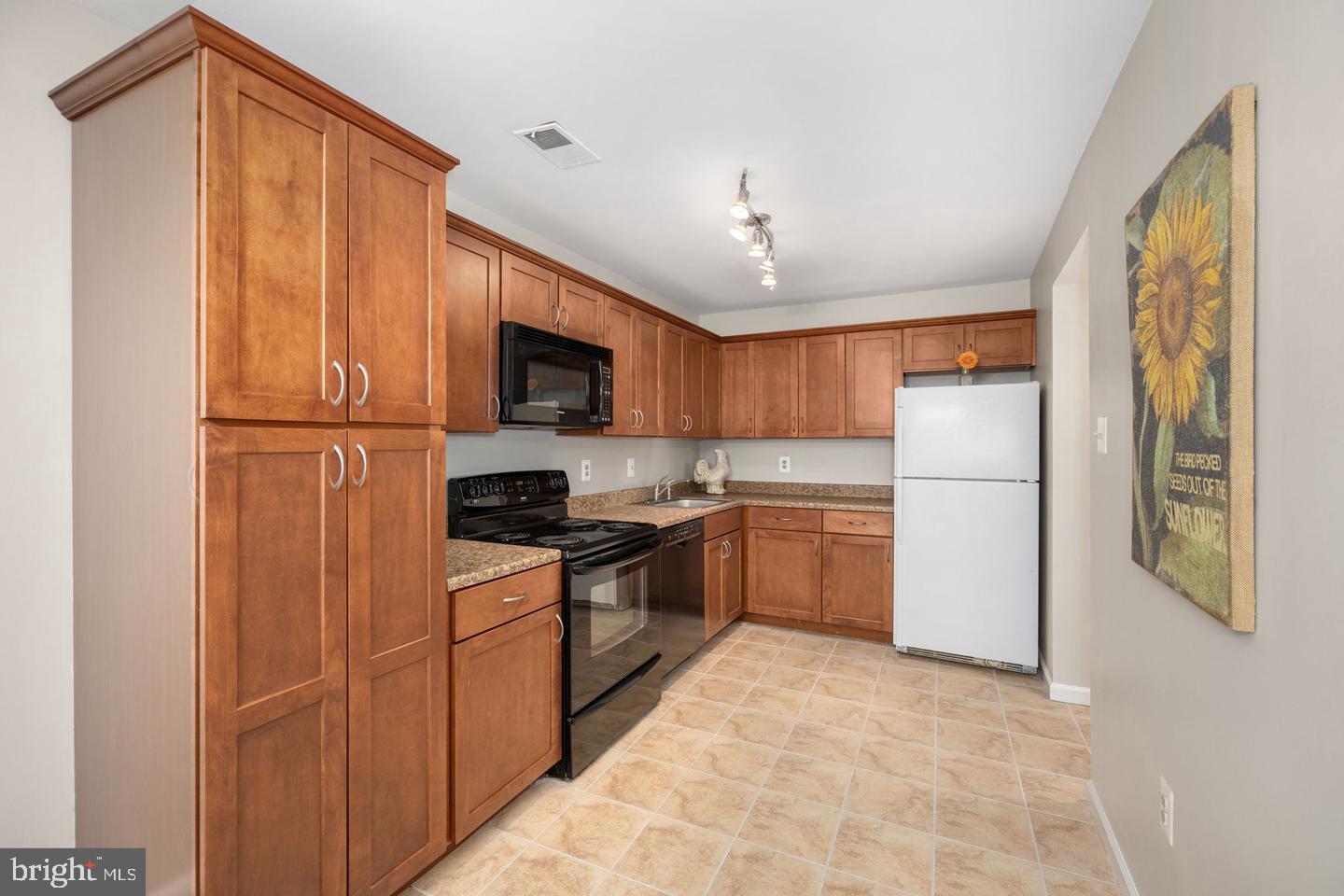 10673 Spring Oak Ct Property Photo 3