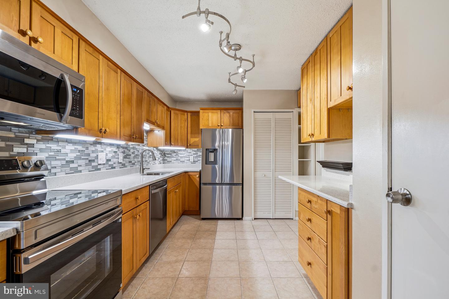 5901 Mount Eagle Dr #108 Property Photo 17