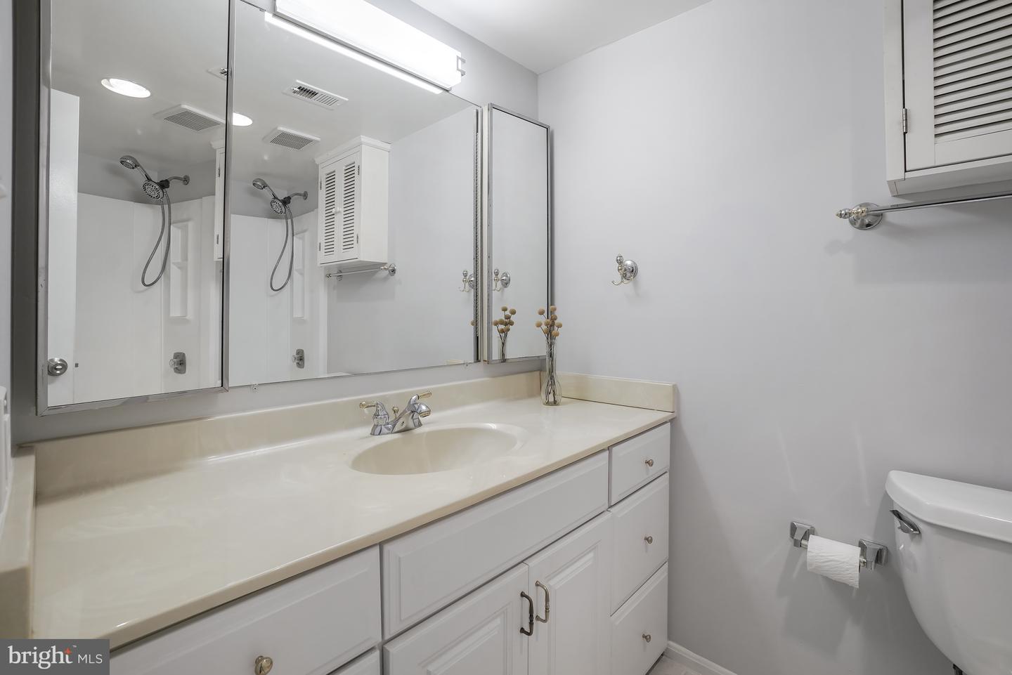 5901 Mount Eagle Dr #108 Property Photo 52