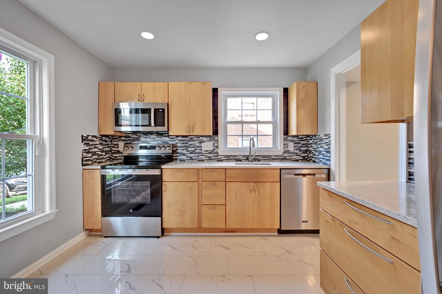 8069 Powderbrook Ln Property Photo 8