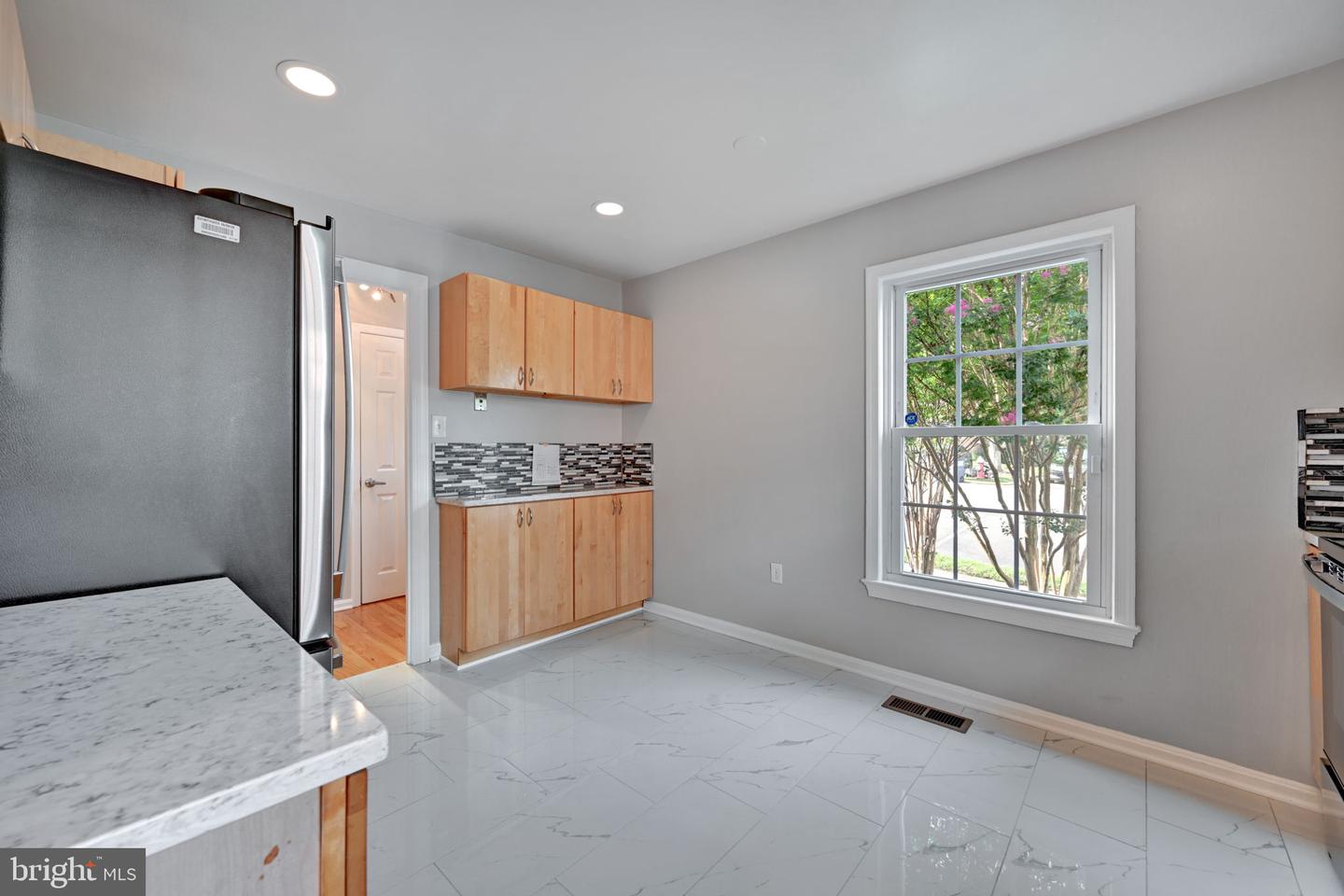 8069 Powderbrook Ln Property Photo 10