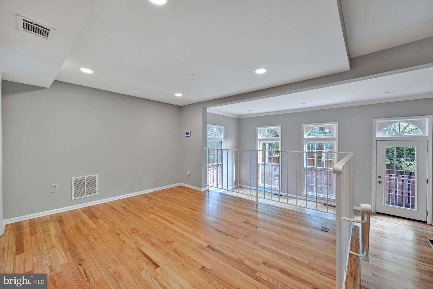 8069 Powderbrook Ln Property Photo 13