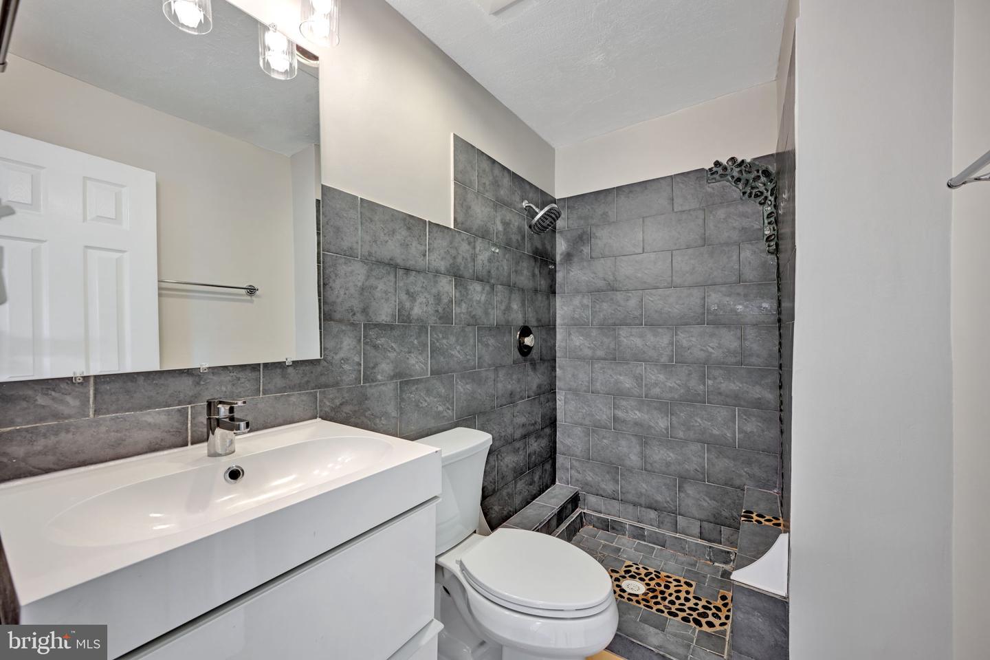 8069 Powderbrook Ln Property Photo 24