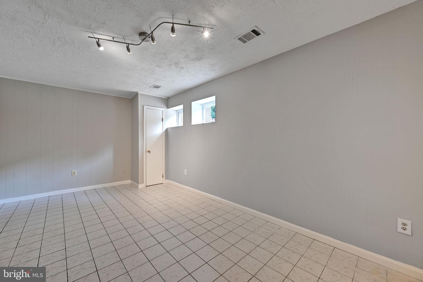 8069 Powderbrook Ln Property Photo 36