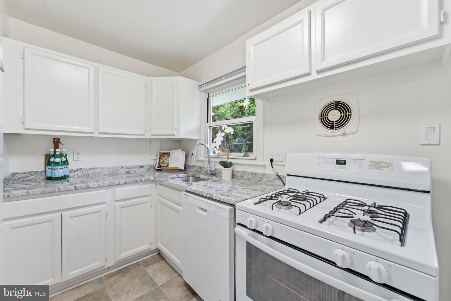 6711 Swarthmore Dr Property Photo 15