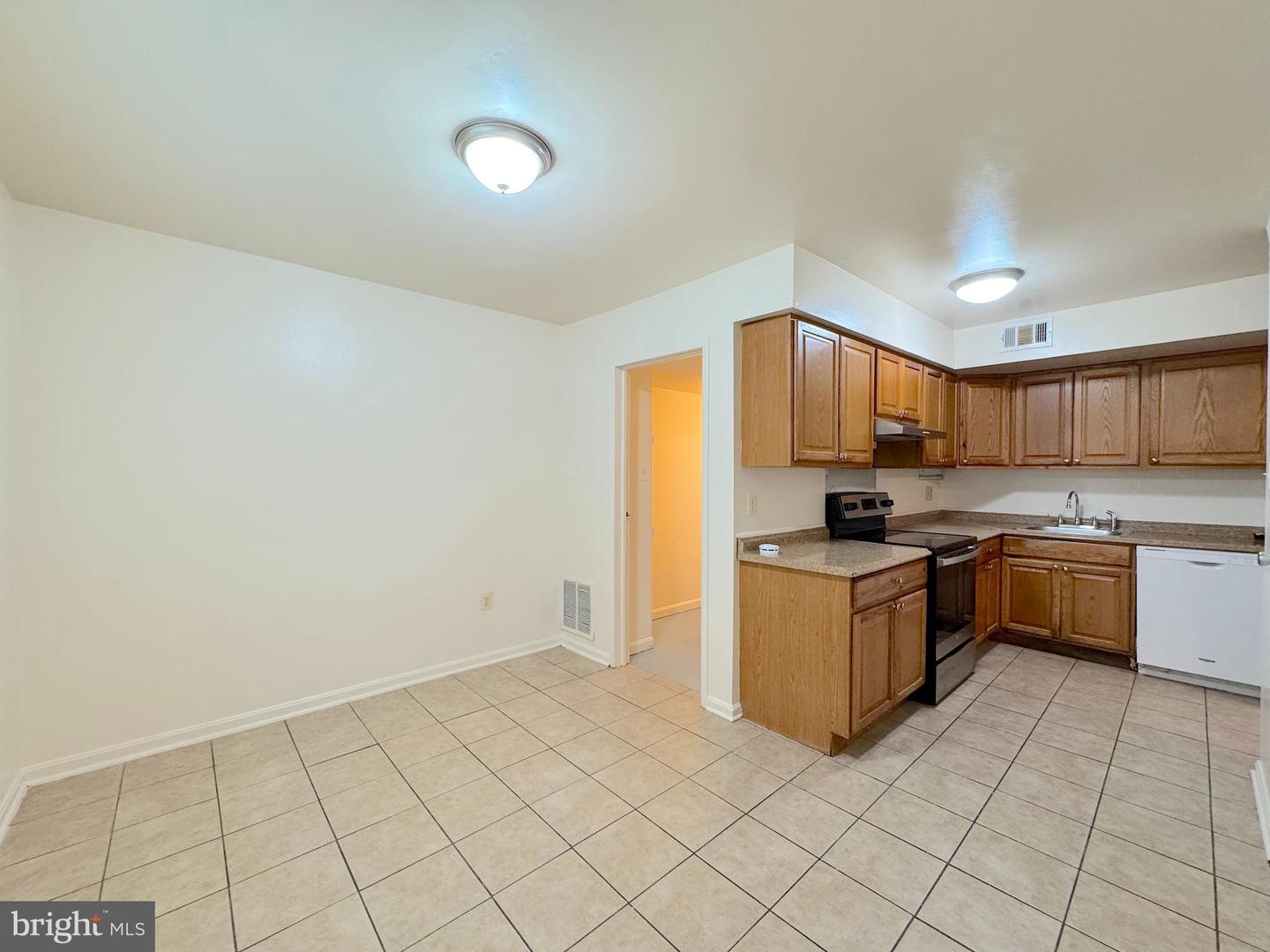 4657 Logsdon Dr Property Photo 3