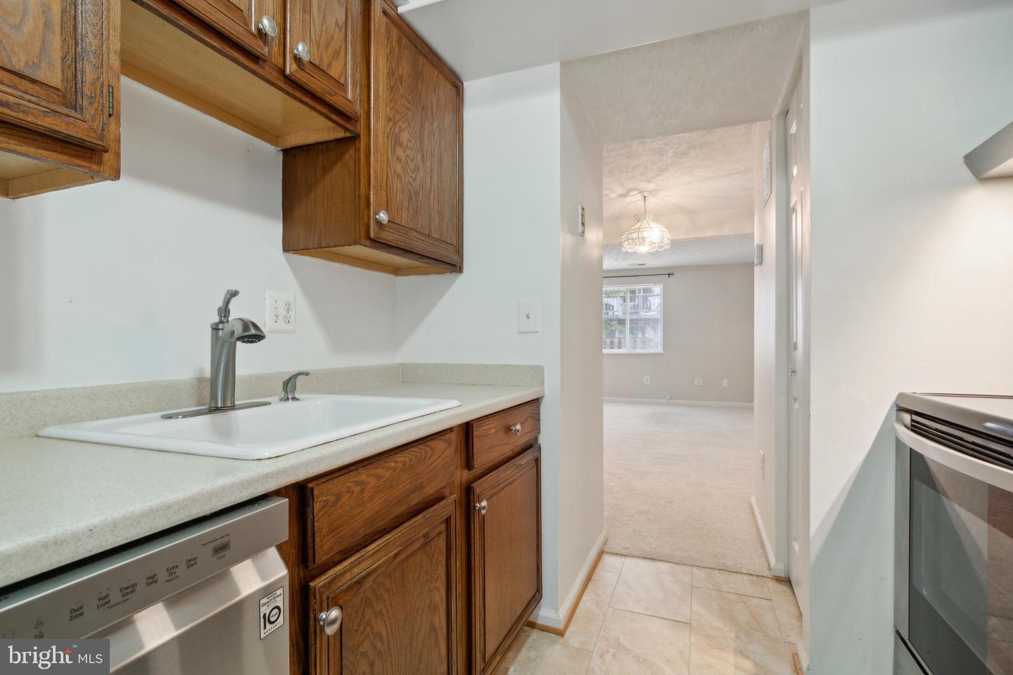 8483 Aurora Ct Property Photo 10