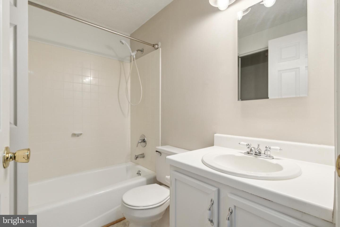 8483 Aurora Ct Property Photo 15