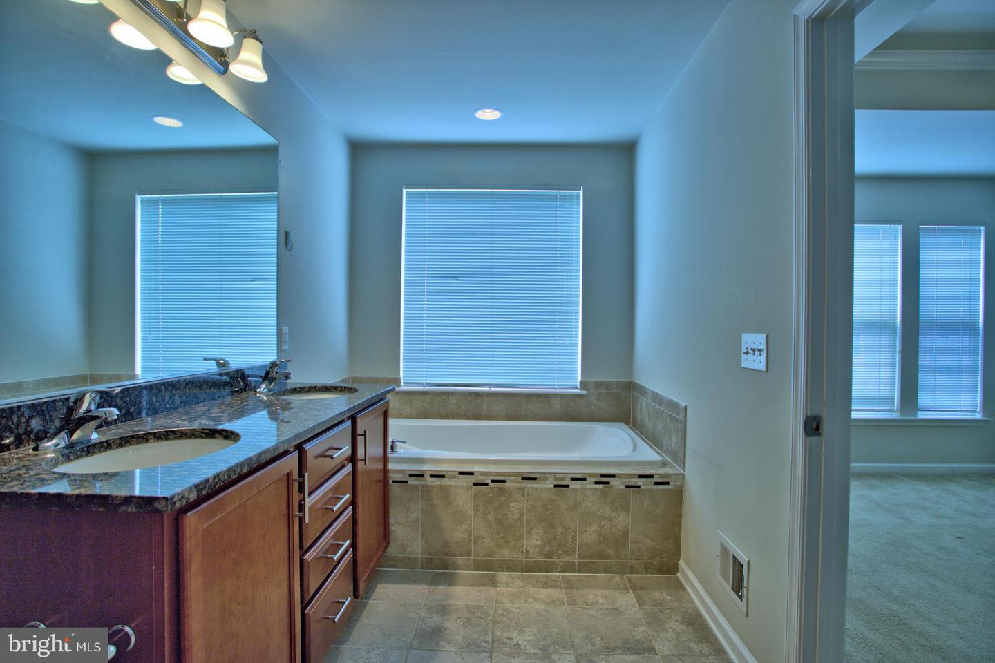 9612 Stockwell Ln Property Photo 23