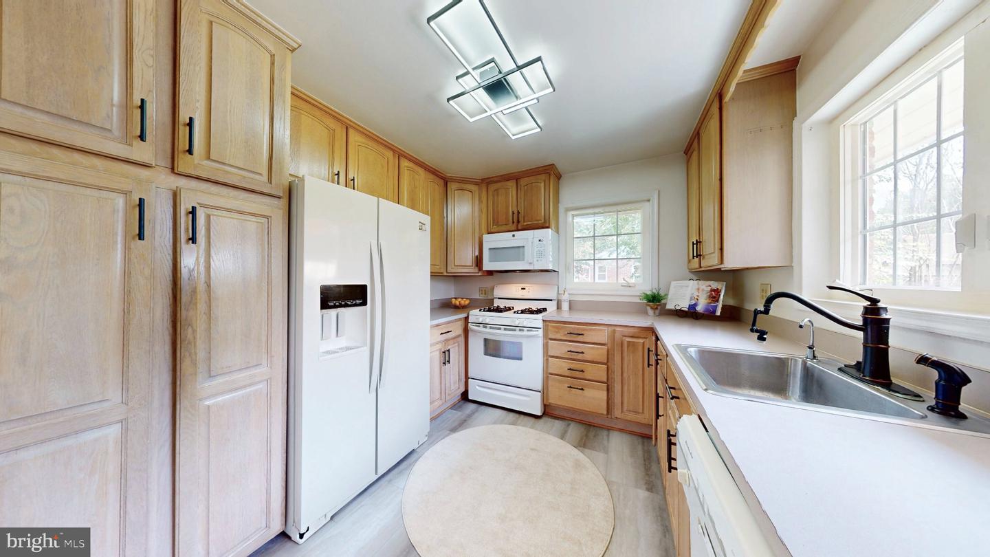 8100 Carlyle Pl Property Photo 11