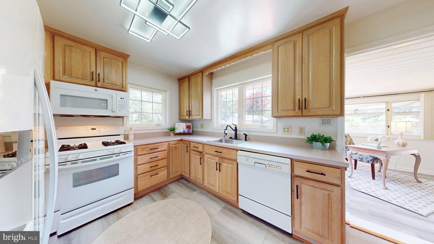 8100 Carlyle Pl Property Photo 12