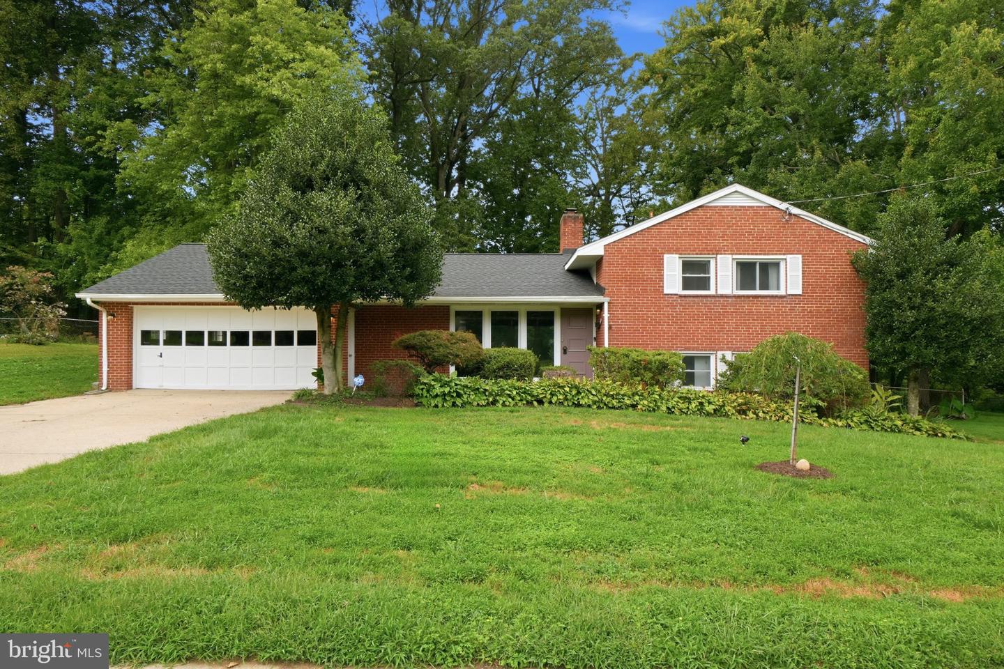 7545 AXTON ST Property Photo 1
