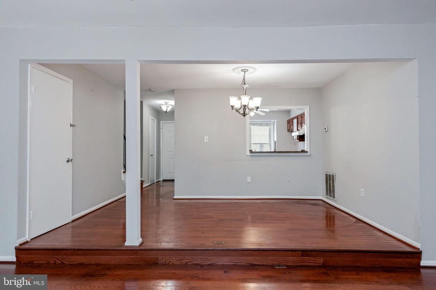 4749 Gainsborough Dr Property Photo 14