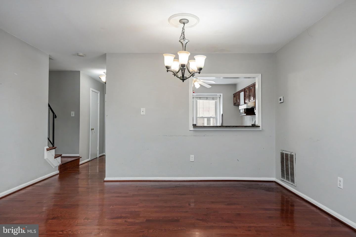 4749 Gainsborough Dr Property Photo 15