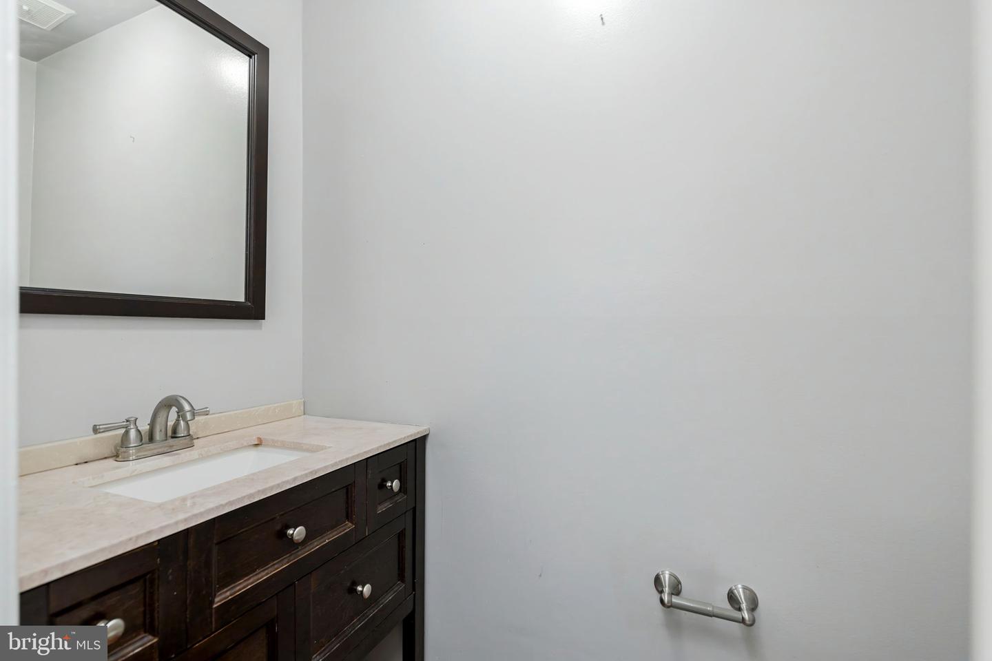 4749 Gainsborough Dr Property Photo 21