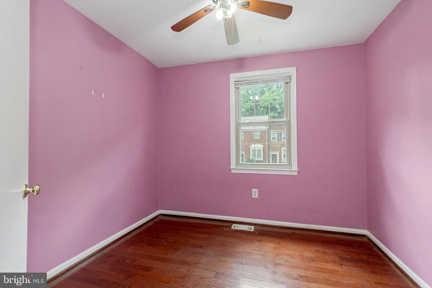 4749 Gainsborough Dr Property Photo 28