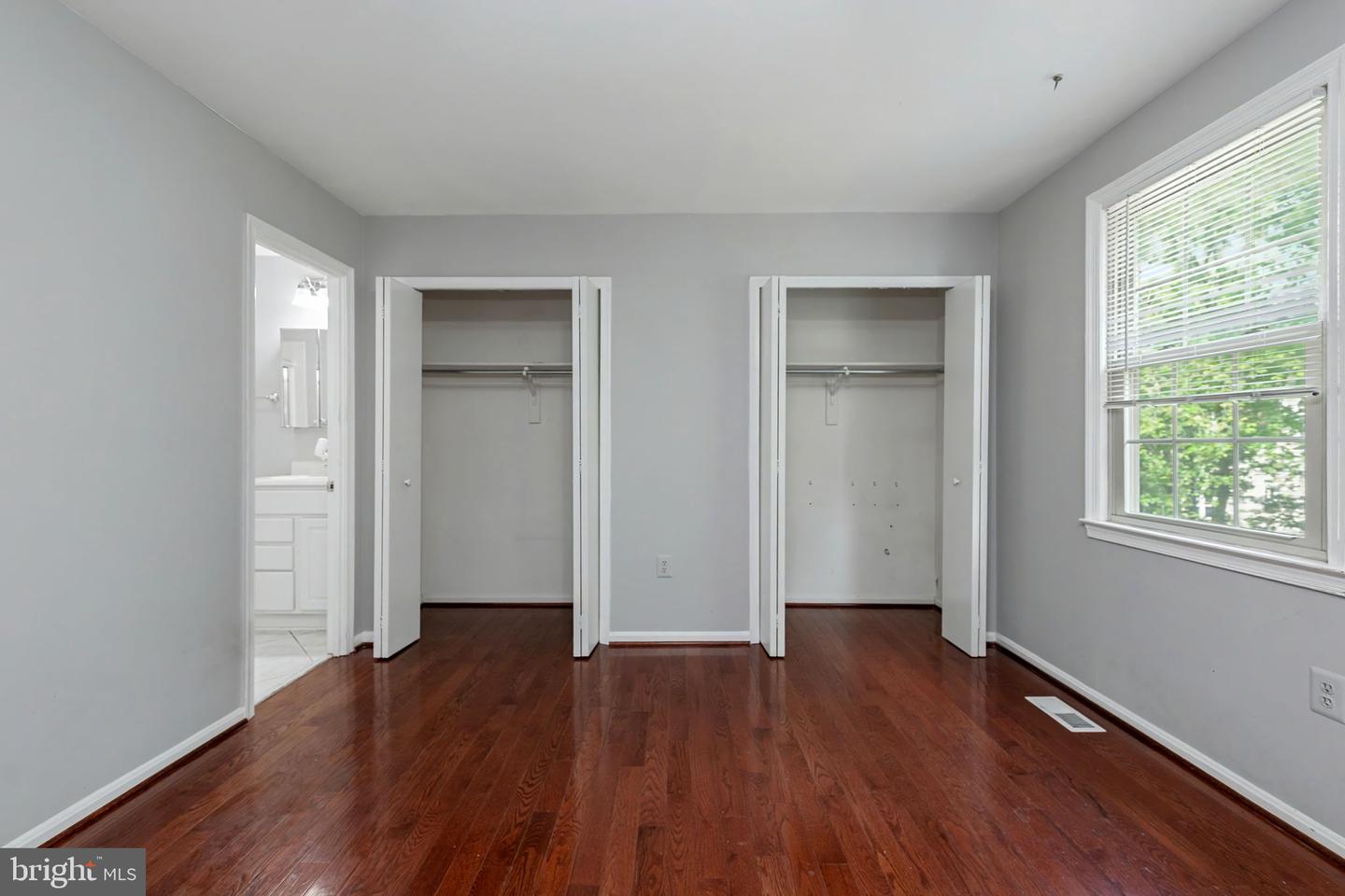 4749 Gainsborough Dr Property Photo 33