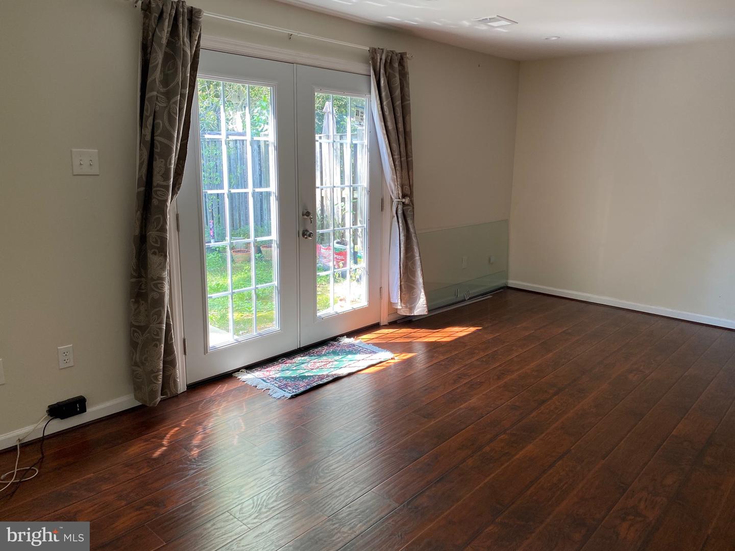 8122 Parkdale Ct Property Photo 19