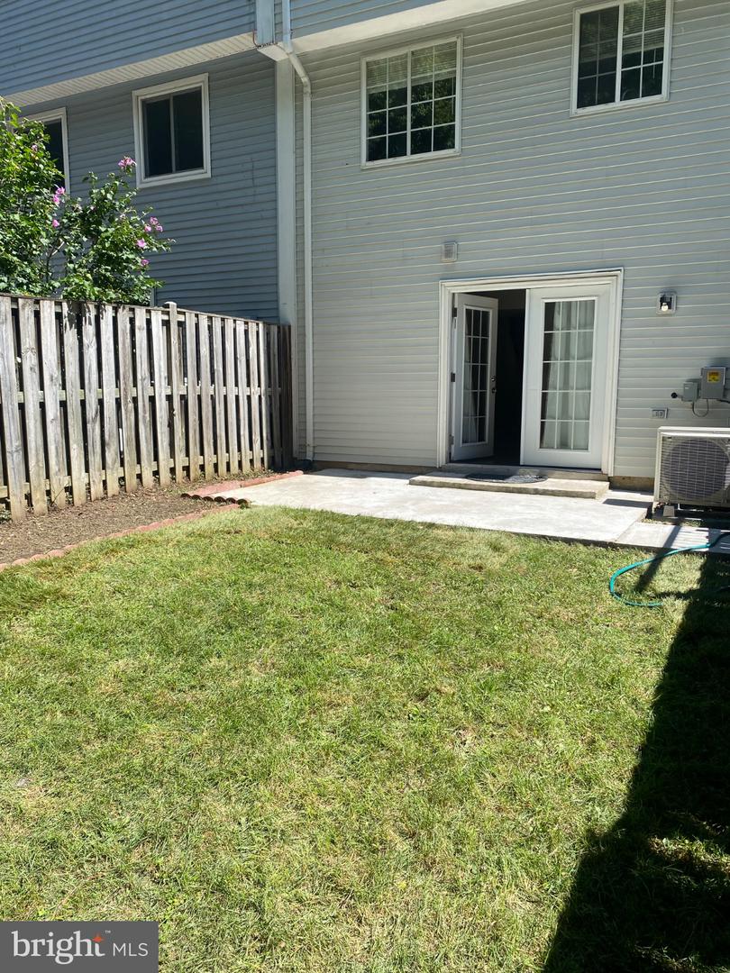 8122 Parkdale Ct Property Photo 23