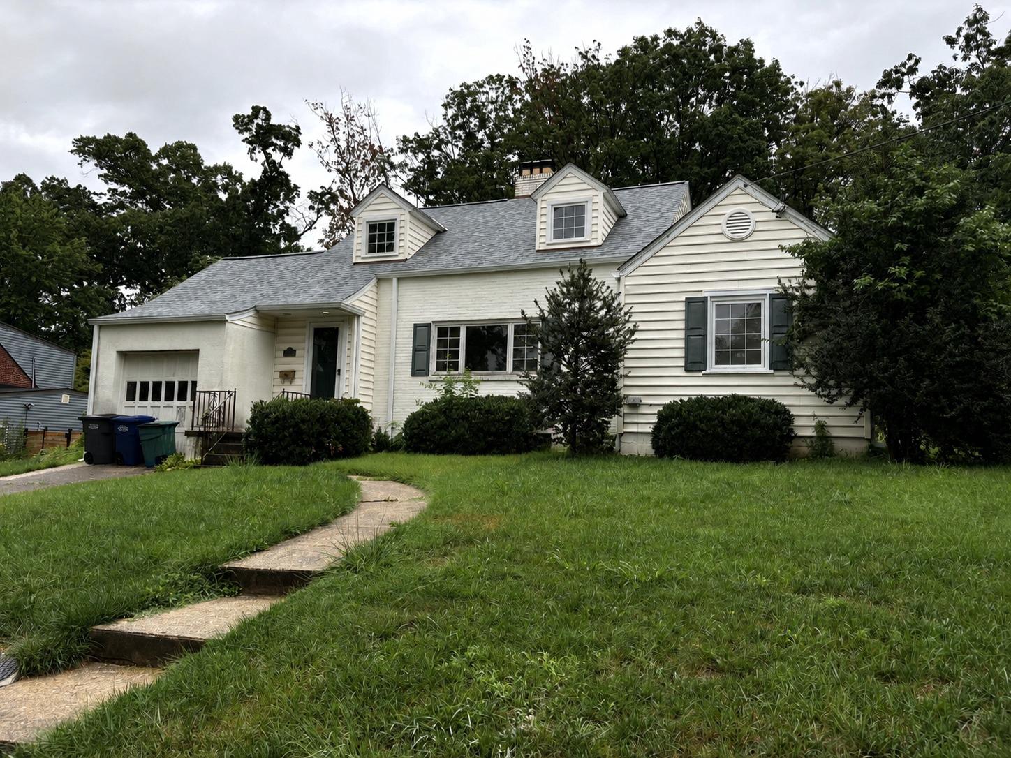 3913 ROSE LN
