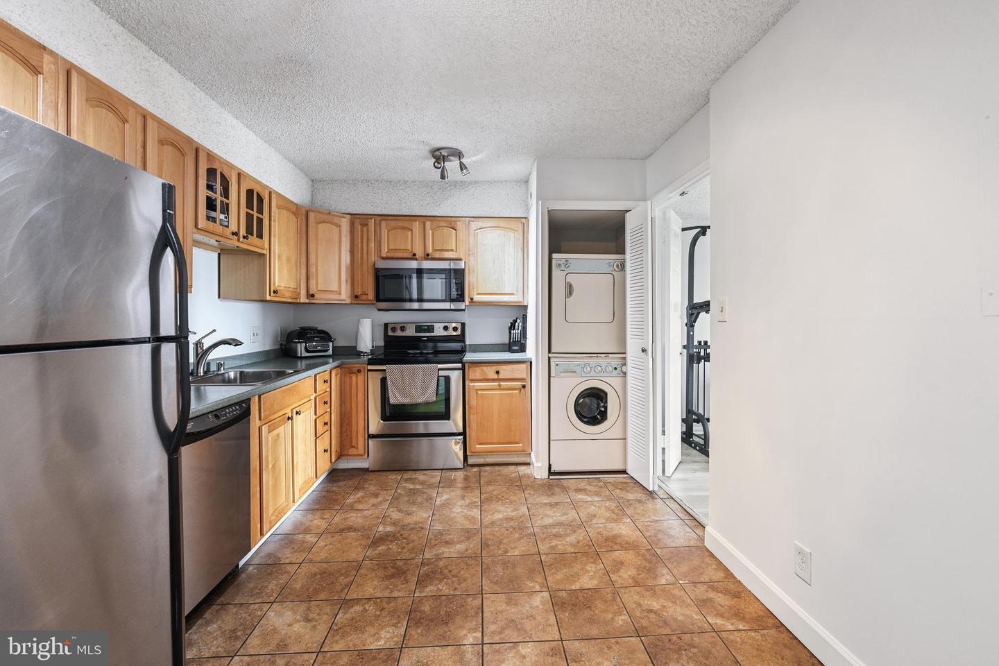 3800 Powell Ln #1004 Property Photo 11