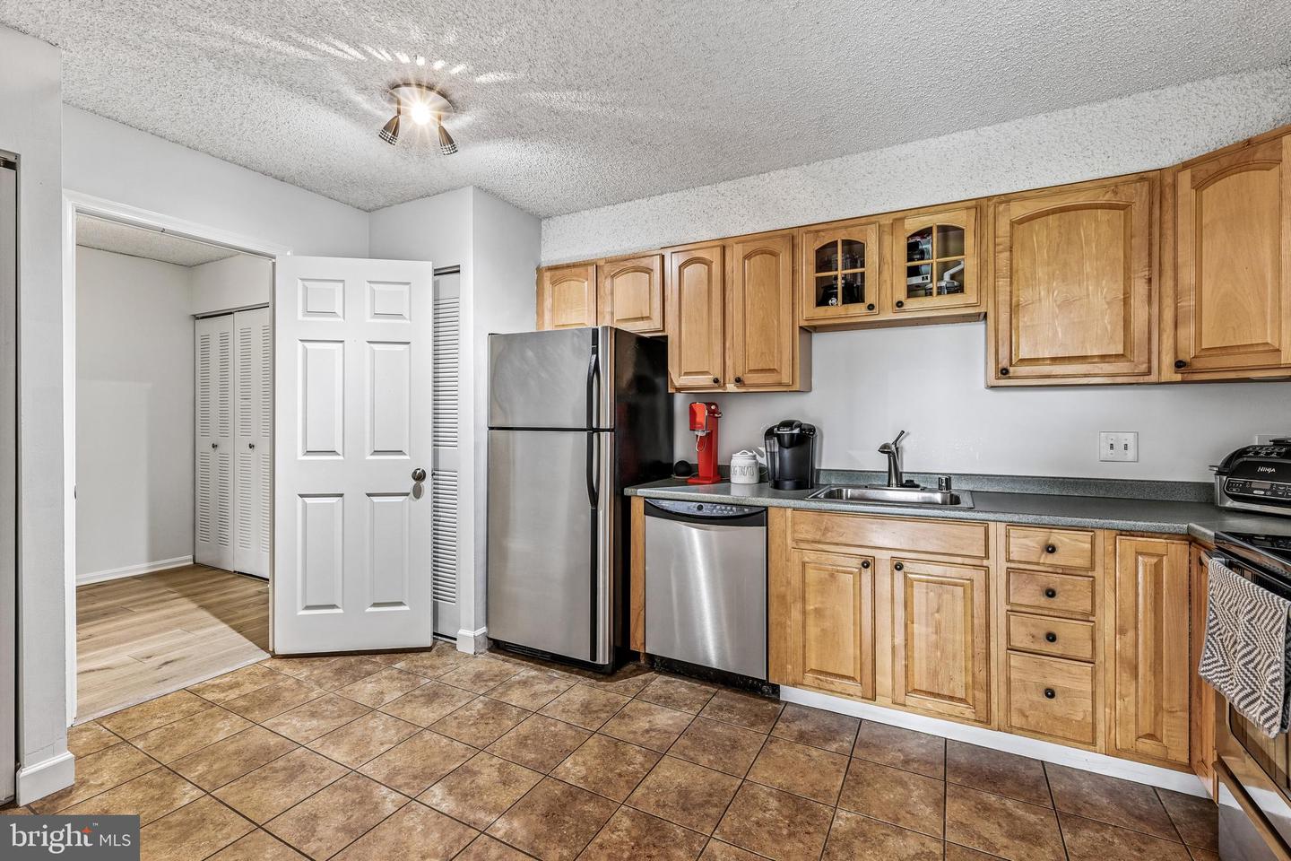 3800 Powell Ln #1004 Property Photo 12