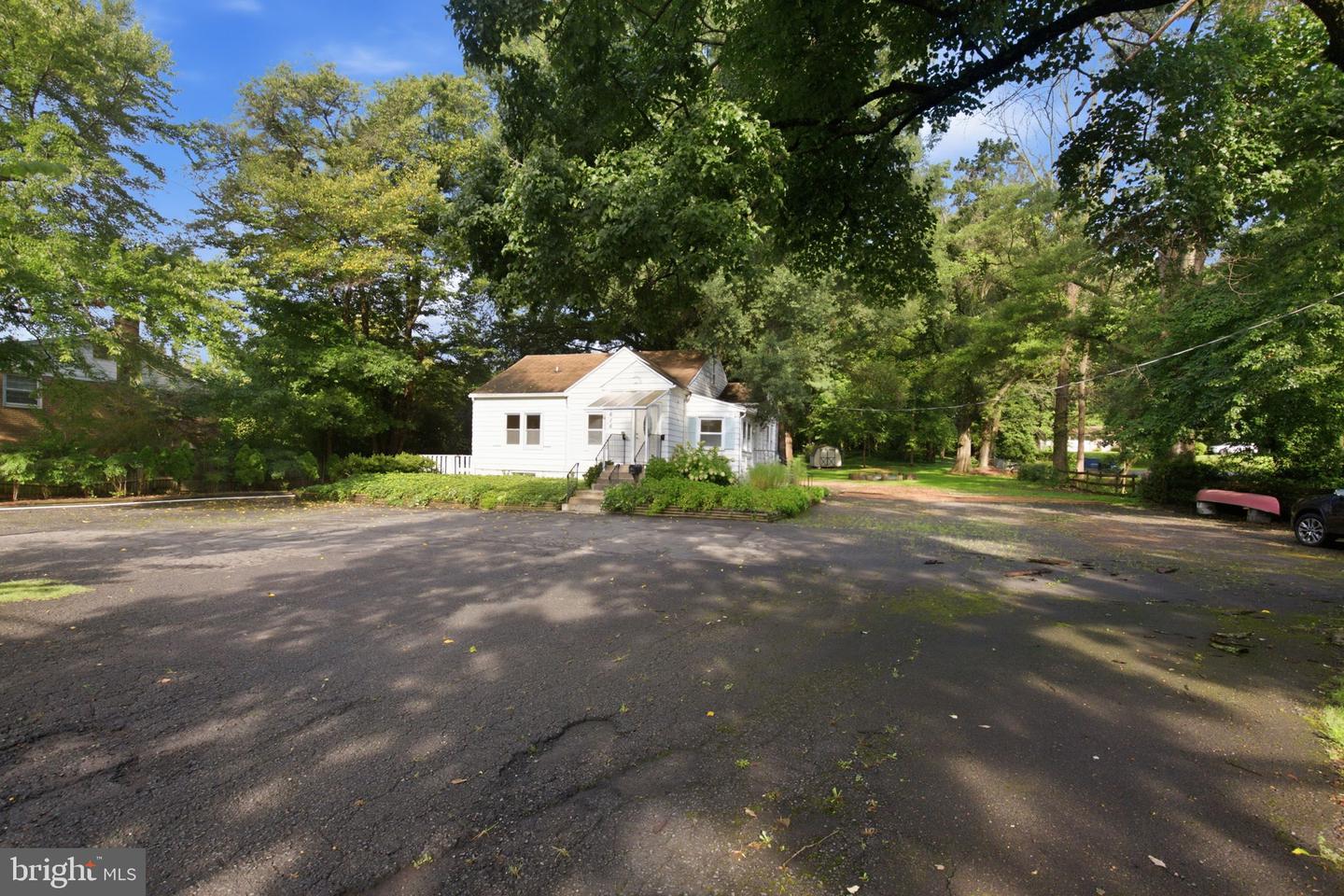 4616 Ravensworth Rd Property Photo 1