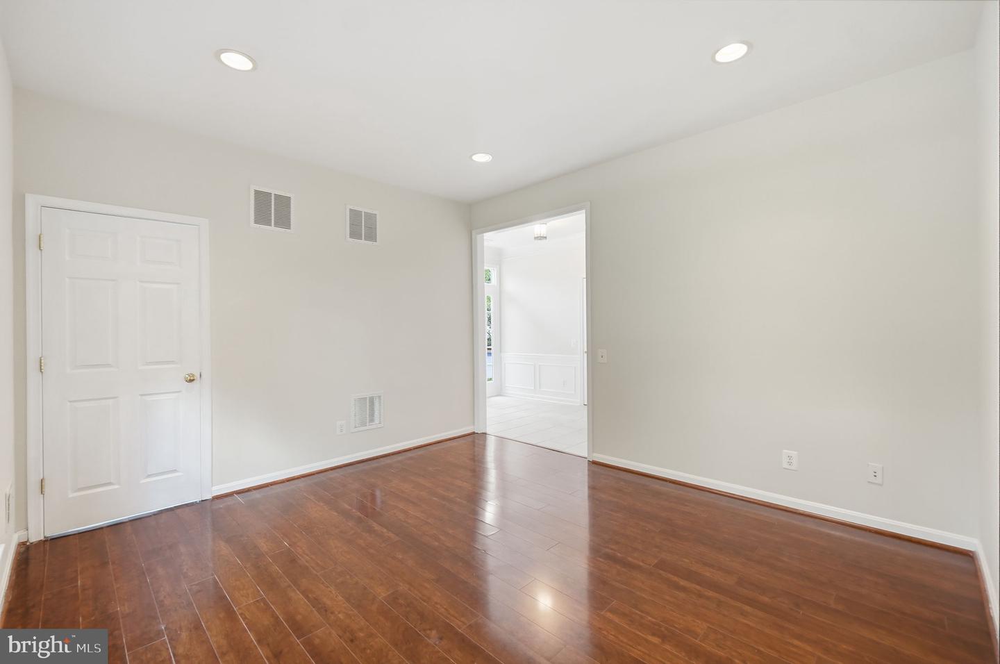13318 Summer Garden Walk Property Photo 6
