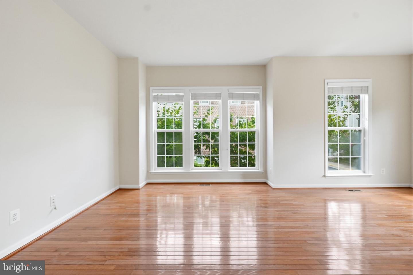 13318 Summer Garden Walk Property Photo 19