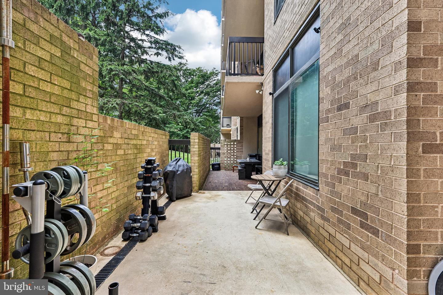 3709 S George Mason Dr #t14e Property Photo 2