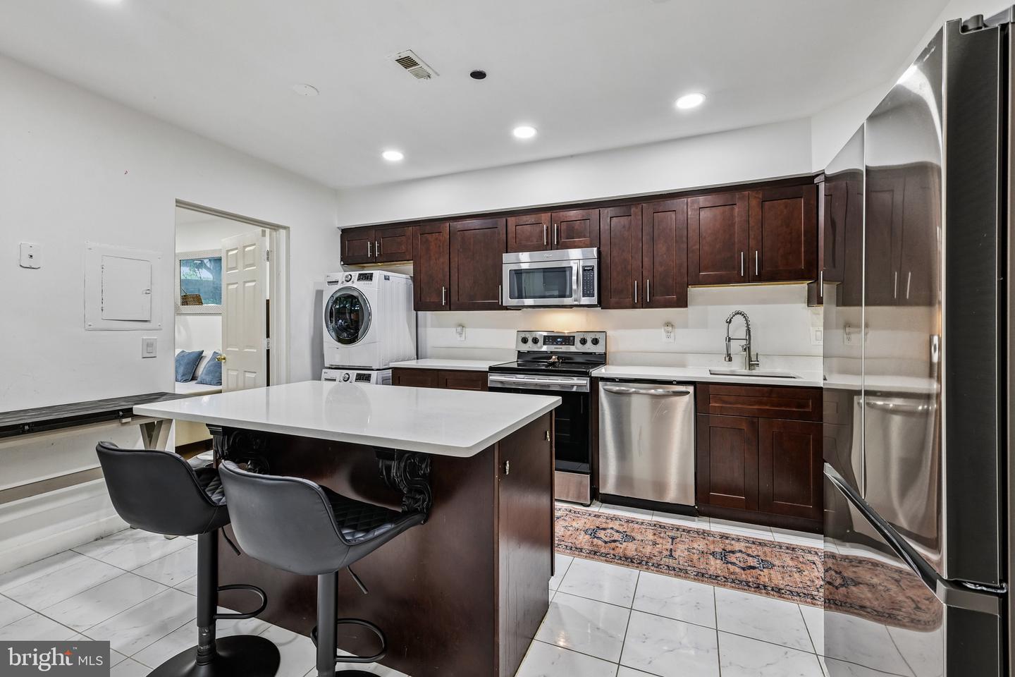 3709 S George Mason Dr #t14e Property Photo 8