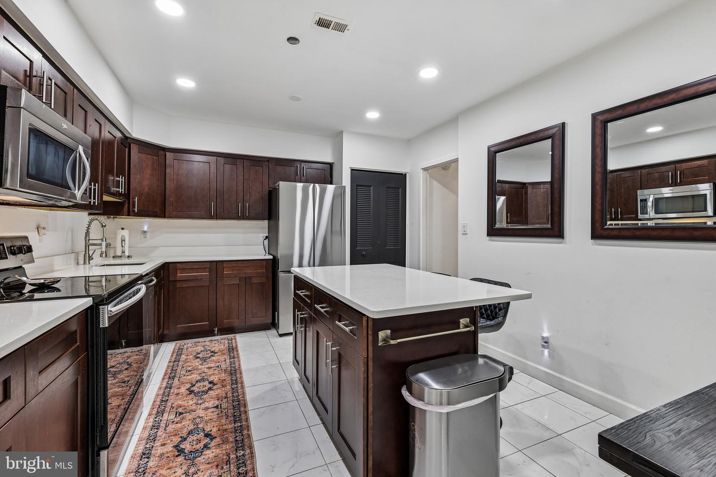 3709 S George Mason Dr #t14e Property Photo 10