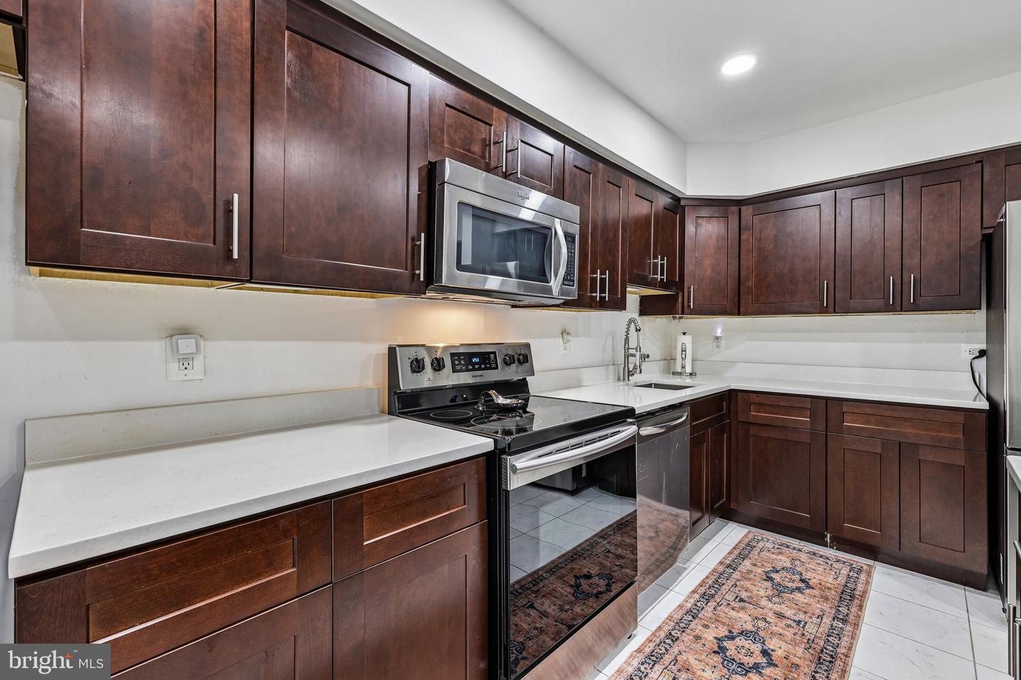3709 S George Mason Dr #t14e Property Photo 11